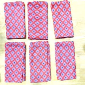Set of 6 vibrant patterned Napkins NWOT